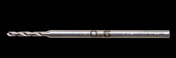 TAMIYA : REF : 74127 : TOOL / OUTILLAGE : Fine Pivot Drill Bit (Foret de Précision) 0.6 mm (Shank Dia. 1.0 mm)