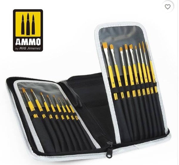 AMMO BY MIG J. : REF : A.MIG-8580 : ORGANIZER : Brush Arsenal (Brush Organization & Protective Storage) (17 Brushes)