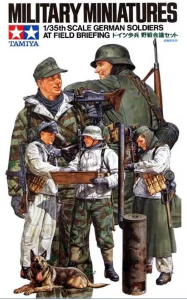 TAMIYA : REF : 35212 : 1:35 : German Soldiers at Field Briefing (5 Fig. 1 Dog)