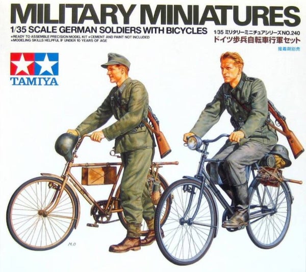 TAMIYA : REF : 35240 : 1:35 : German Soldiers with Bicycles (WWII) (2 Fig)