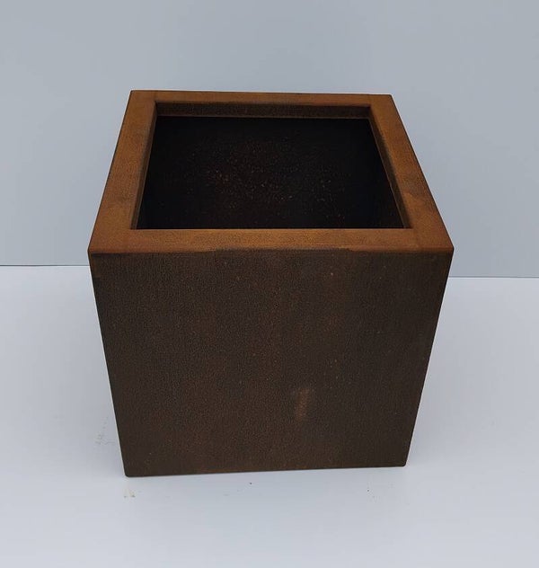 CORTENSTAAL plantenbak (CORTEV) 500x500x500 met bodem.