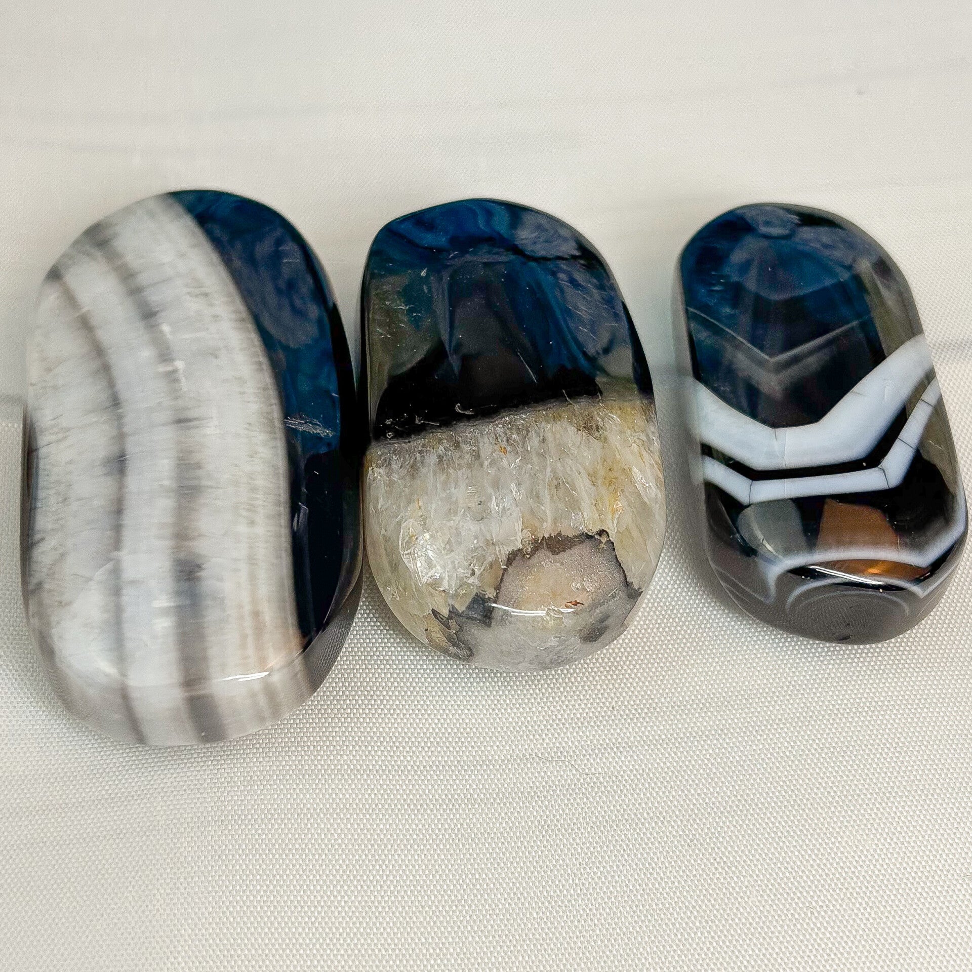 Schwarzer Achat Handstein