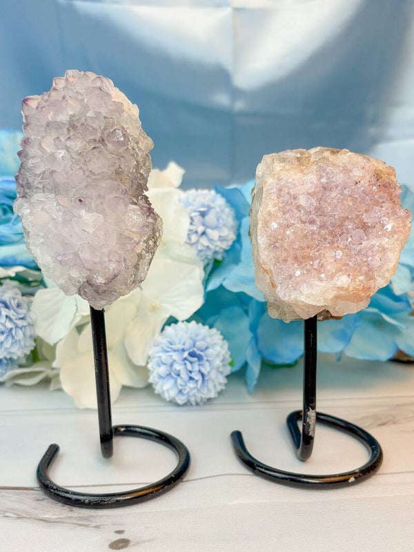 Heller Amethyst auf Ständer
