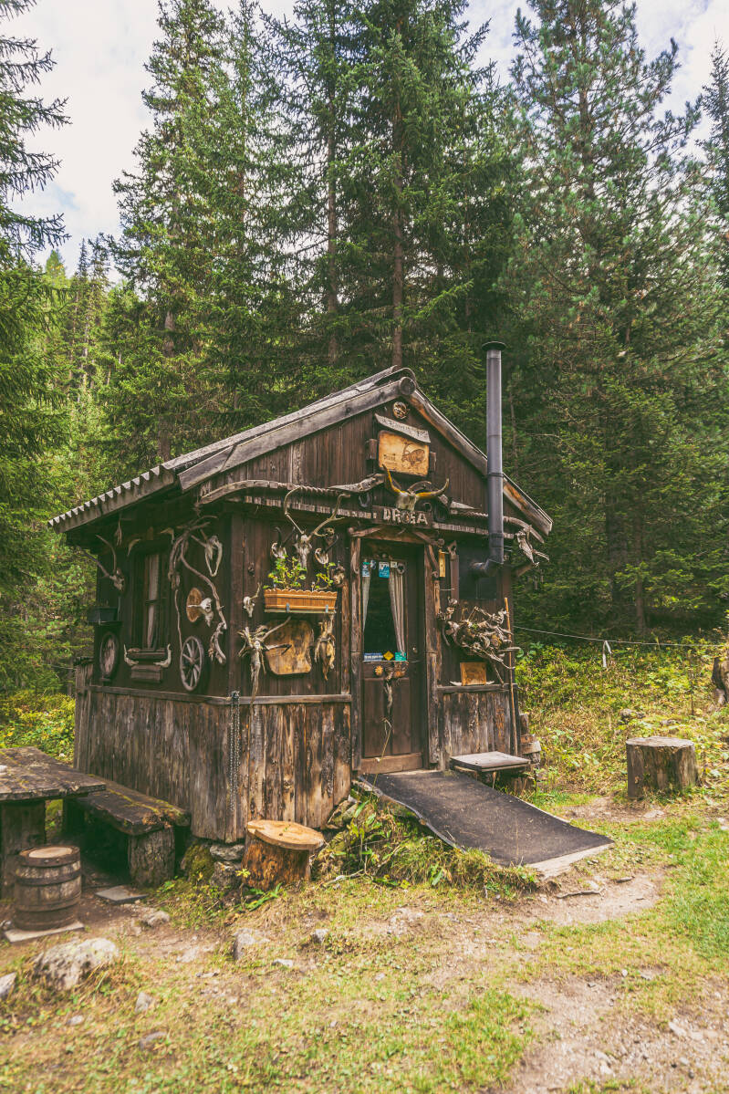 Wrong Turn? Hütte bei Varusch