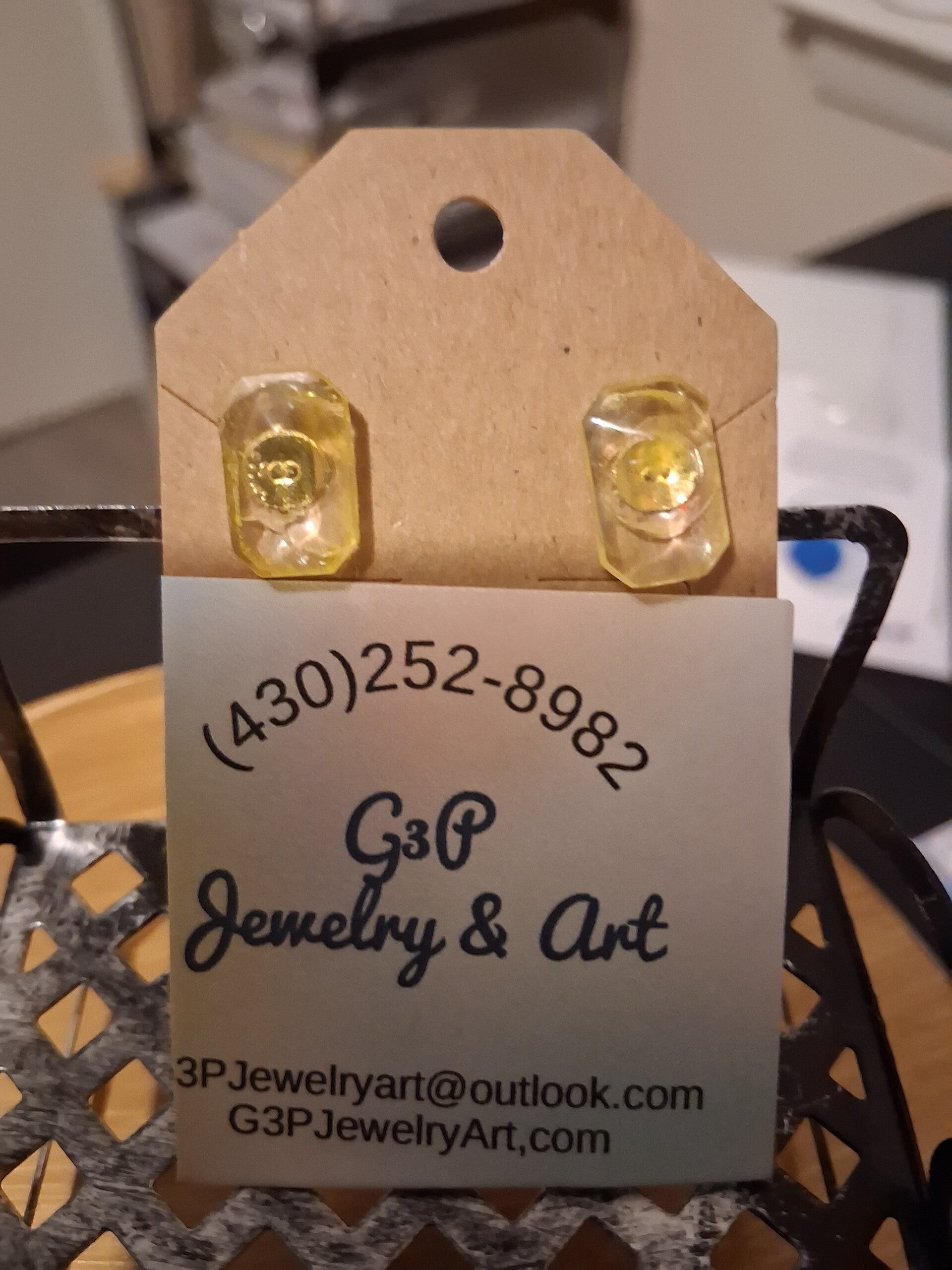 Square earrings, Resin, yellow