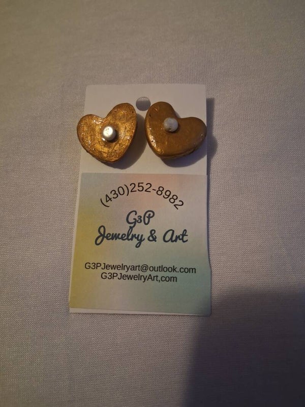 Gold & pearl heart earrings.
