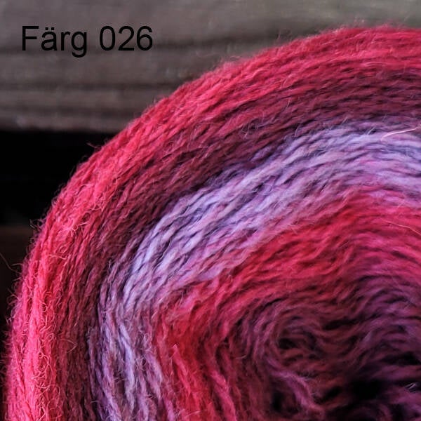 026 - Ullgarn 8/2, rosa och lila färgtoner