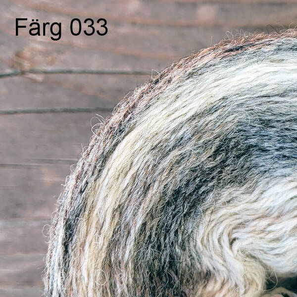 033 - Ullgarn 8/2, grå och naturvita färgtoner