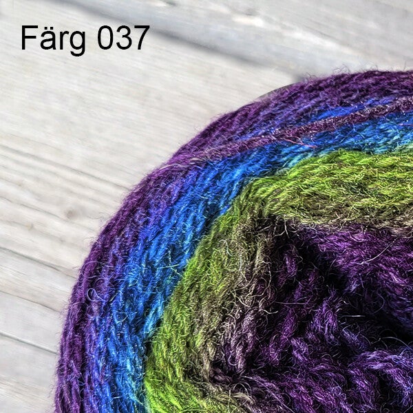 037 - Ullgarn 8/2, lila, gröna och blå mörka toner