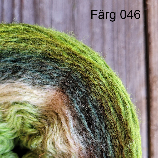 046 - Ullgarn 8/2, gröna-naturvita färgtoner