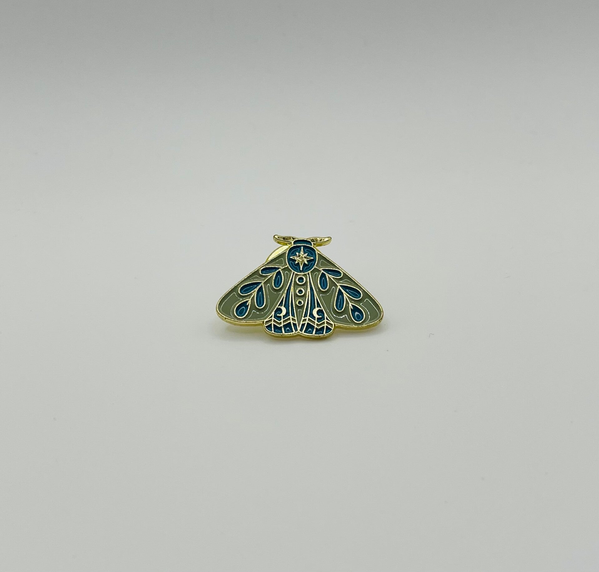 Pin ‘Nachtvlinder lichtblauw’