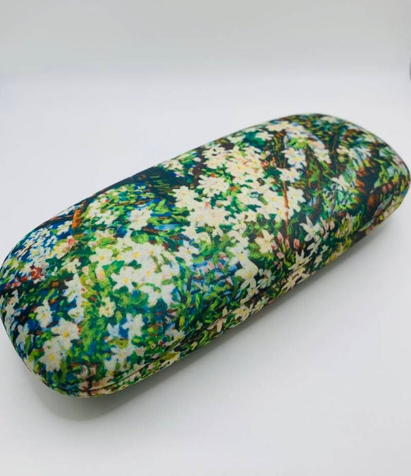 Brillenkoker Charley Toorop, Beemster, Bloeiende boom