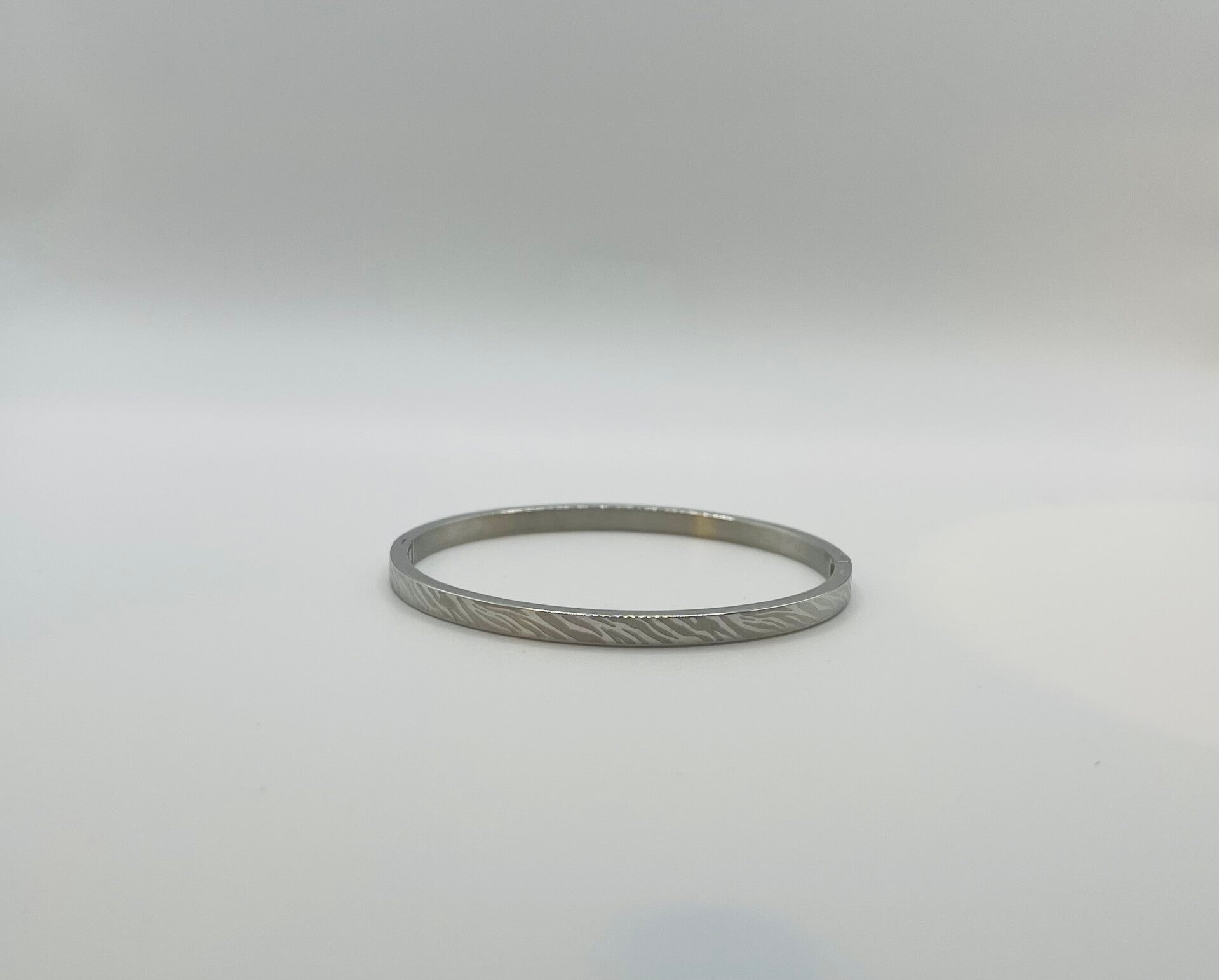Armband stainless steel zilverkleur 'Zebra'