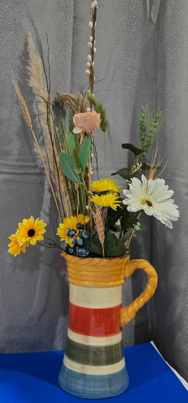 Grand pichet en céramique peint à la main