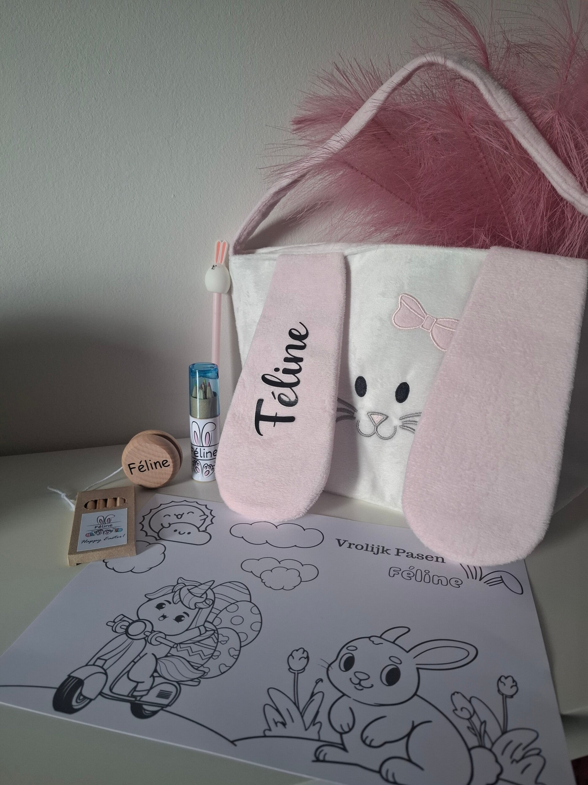 Gevuld paastasje met naam