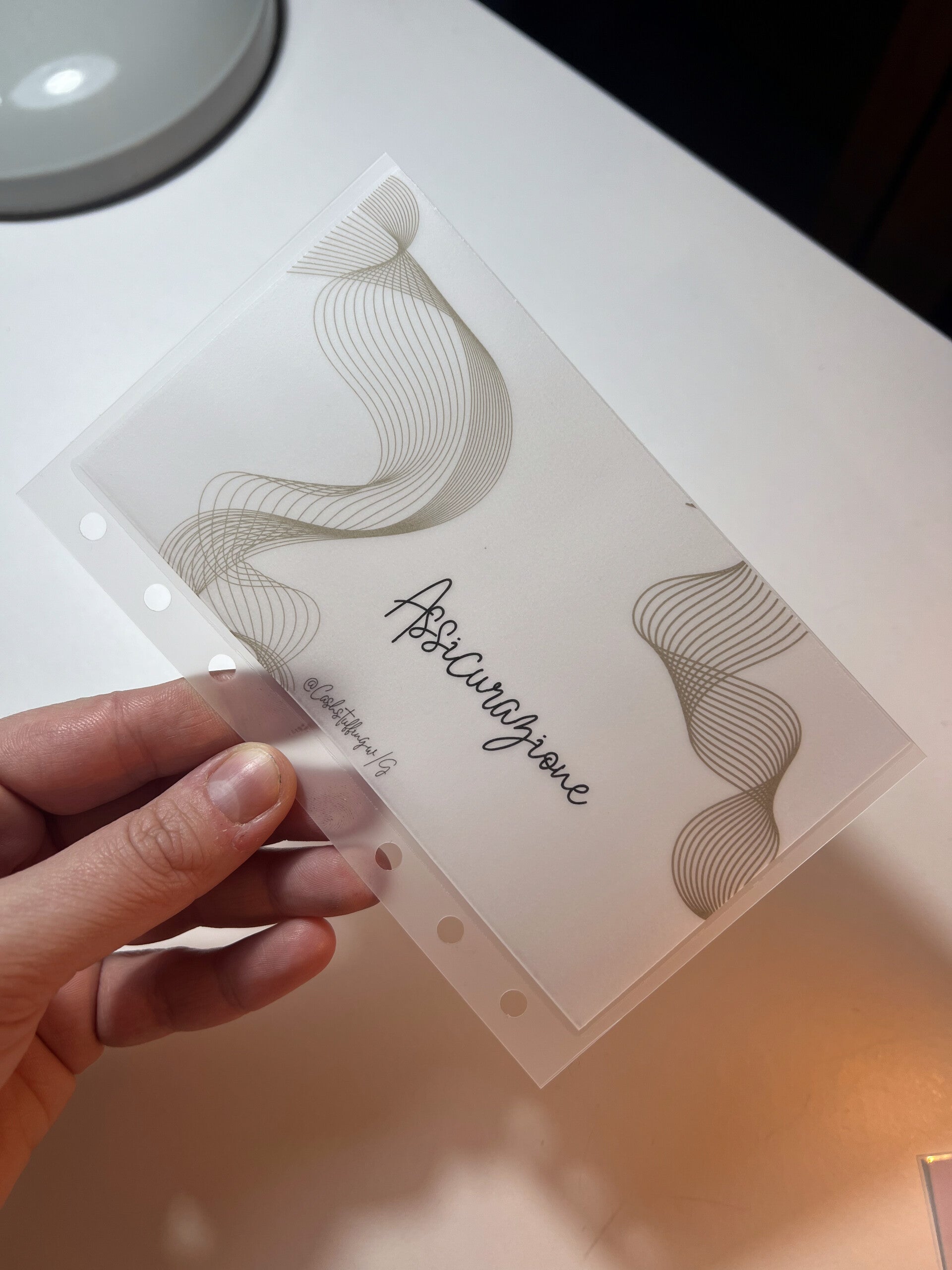 Busta linee astratte