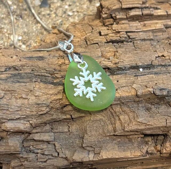 KERST Zilveren ketting met groen zeeglas en zilveren kerstboomhanger (42)