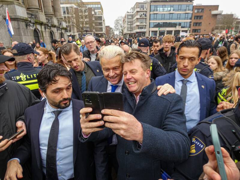 Asser PVV-lijsttrekker Tuin Kijf met PVV-leider Geert Wilders.