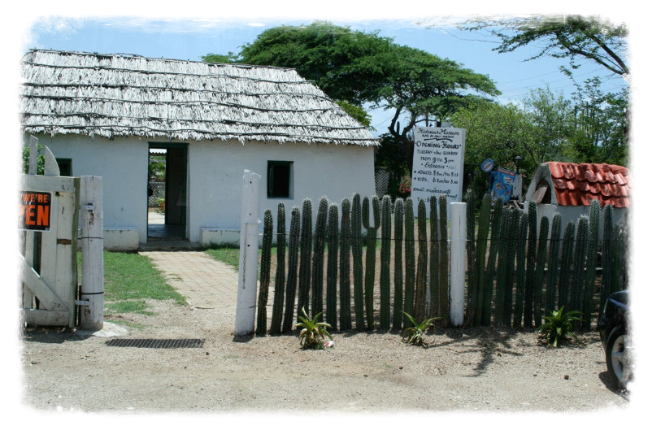 Kas di palì Maishi Kunnuku huisje museum “De Octopus” appartement Curaçao