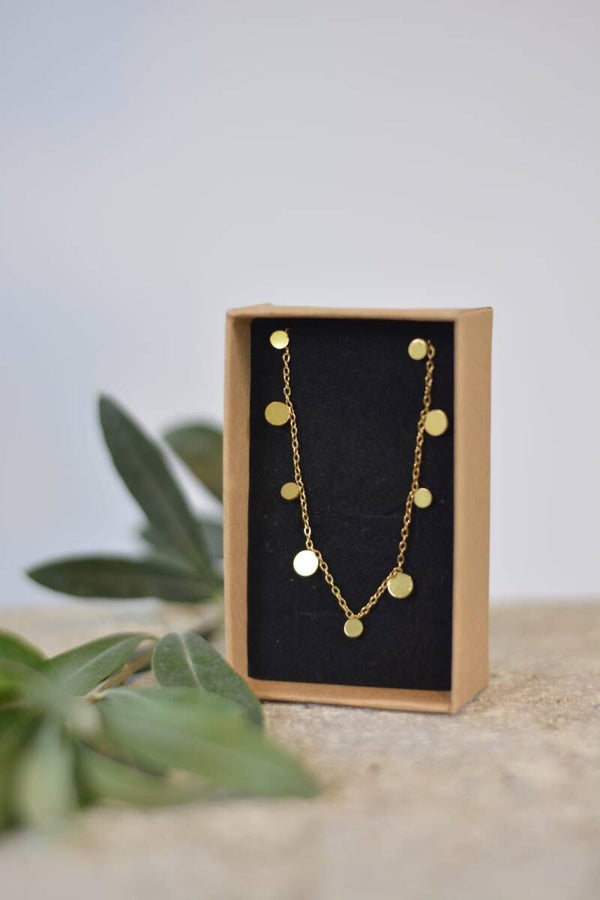 Layering Halskette mit goldenen Plättchen