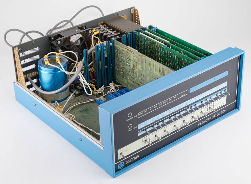 Altair 8800b microcomputer released by Micro Instrumentation and Telemetry Systems (MITS) in June 1976