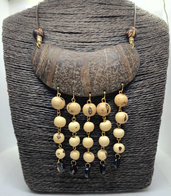 Collier plastron