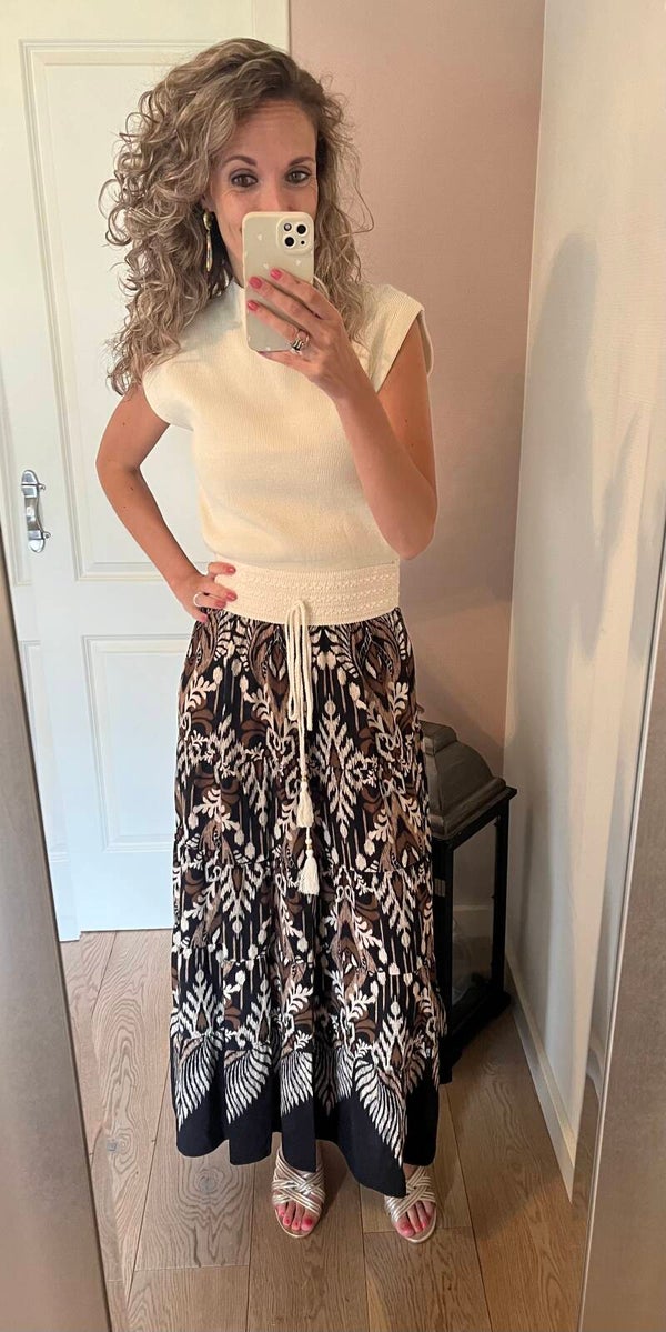 Bewerkte rok met koord