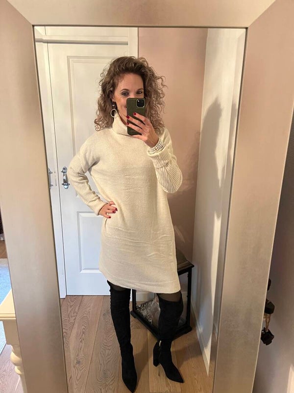 Coljurk knitting met strakke mouw