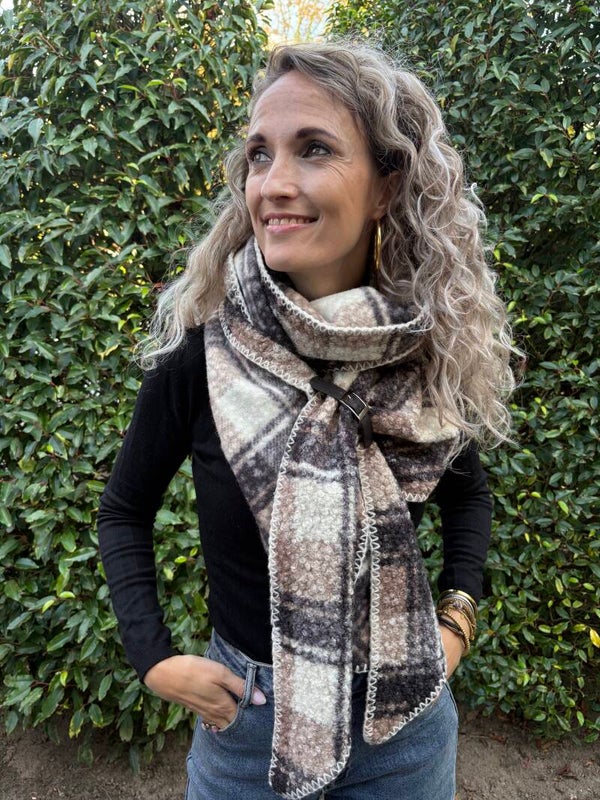 Sjaal Bruin met leertje