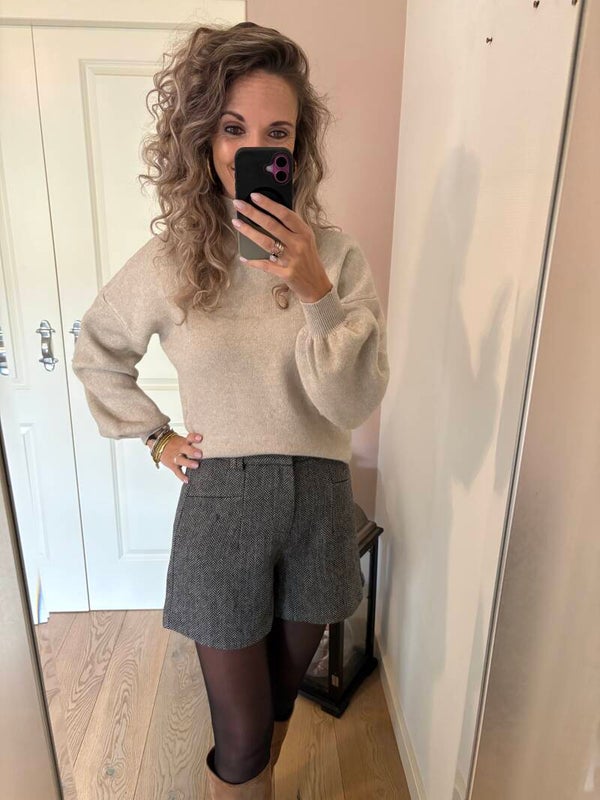 Short 122