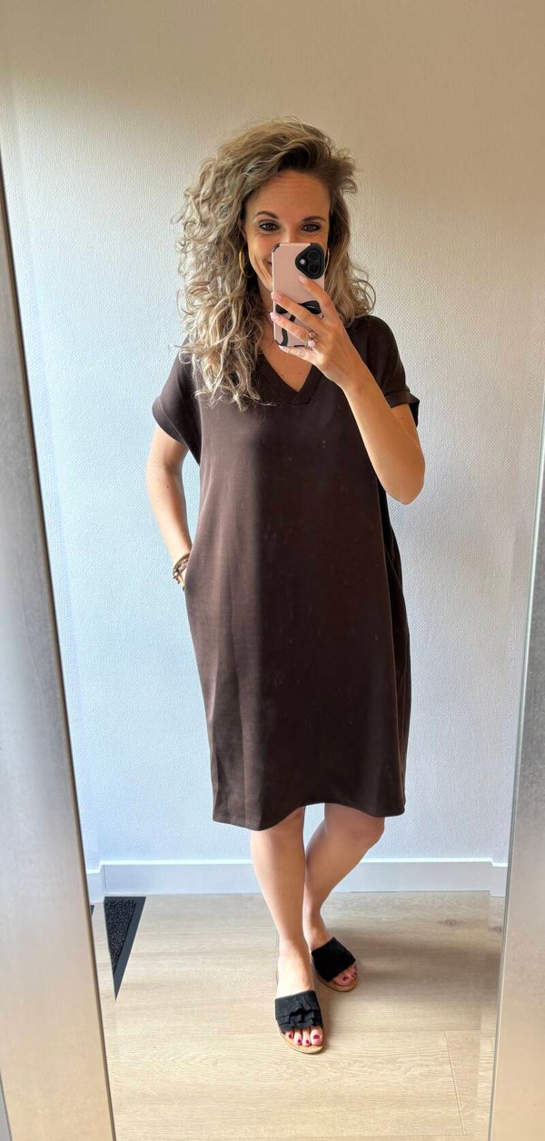 Jurk 4026 V hals bruin