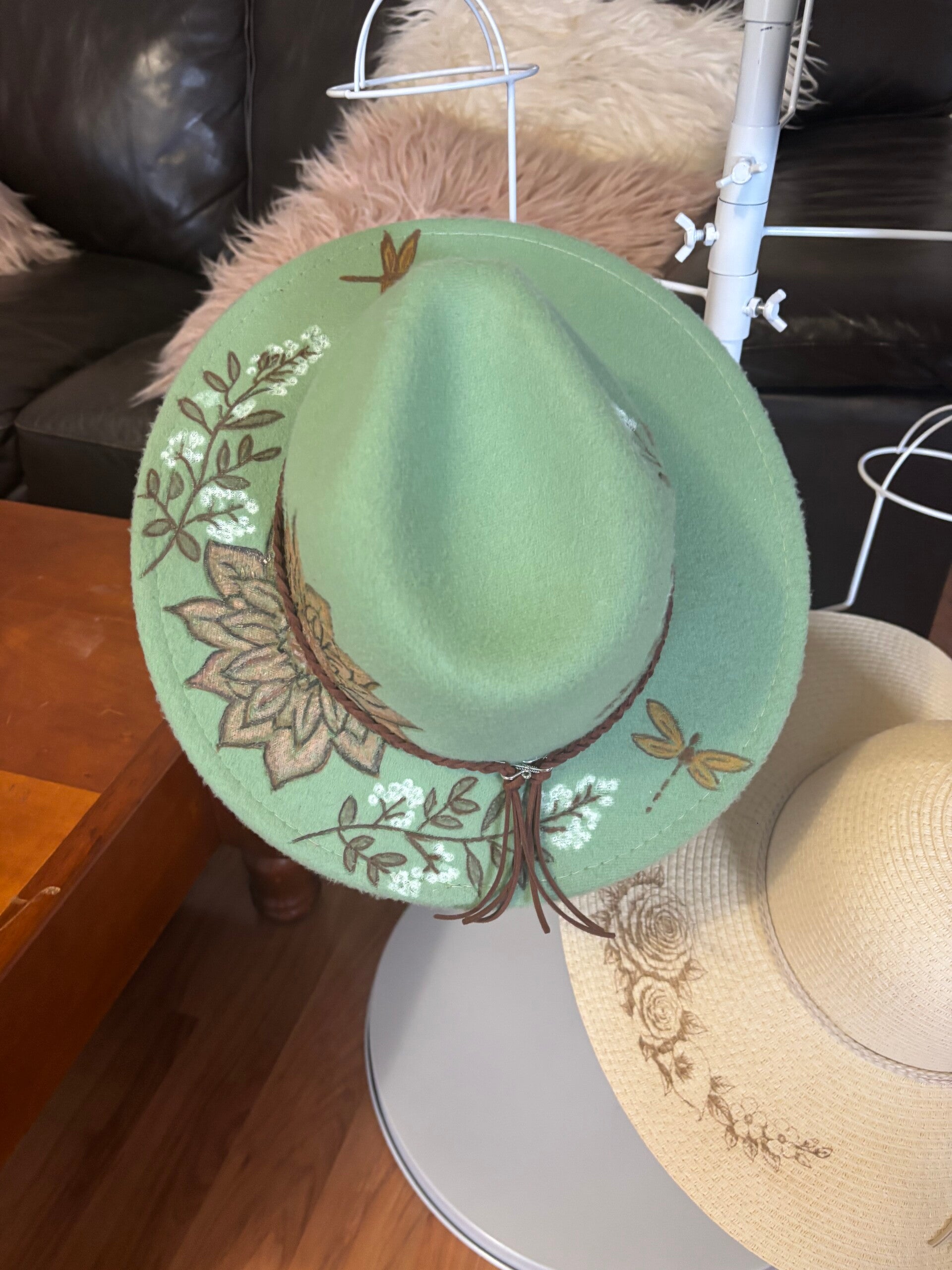 ✨ Beautiful Moss Green Fedora Hat ✨  🌿 Details: • Fedora style • Moss green •