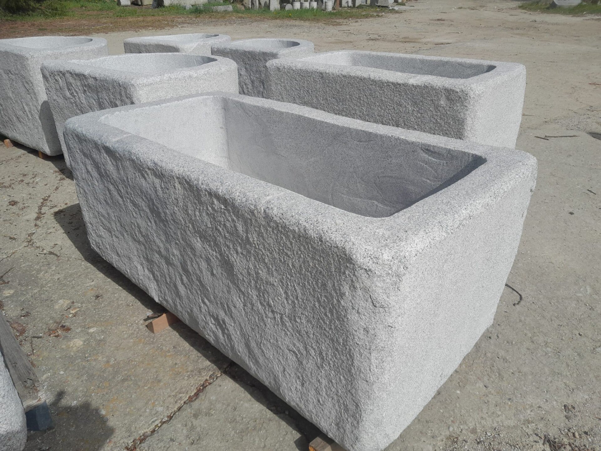 Granitbrunnen, rechteckig, 137*68*57