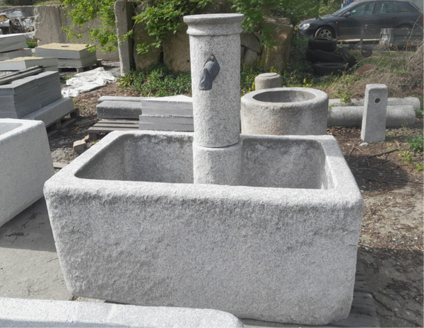 Granitbrunnen mit Brunnensäule, rechteckig, 120*83*60