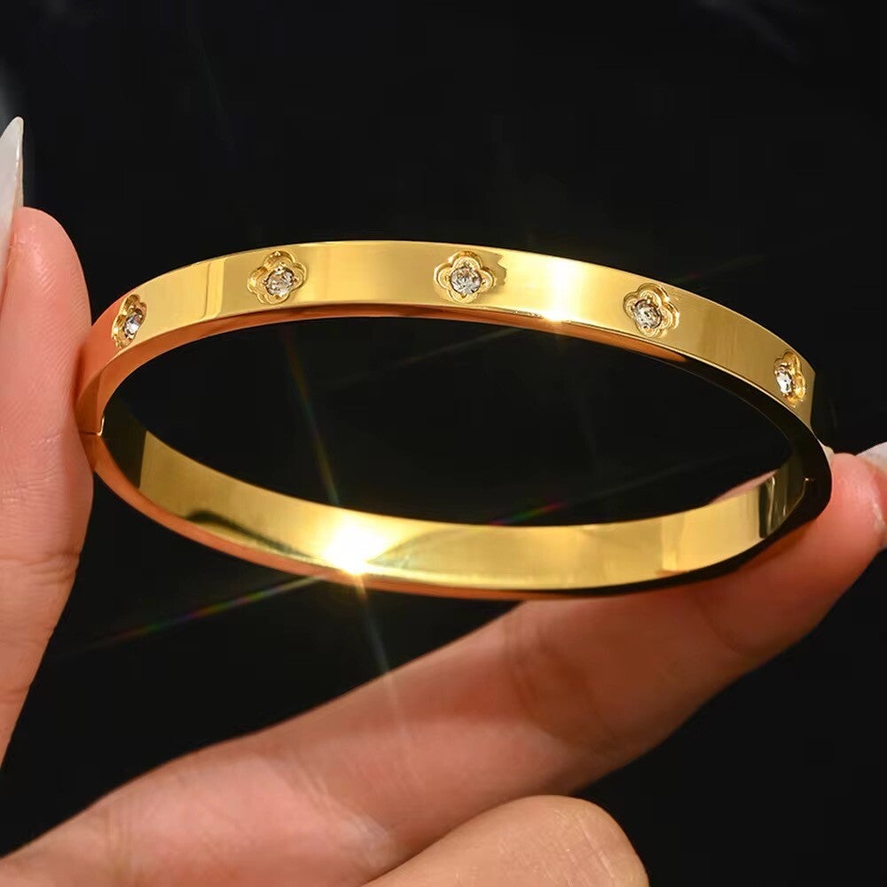 𝑩𝒓𝒂𝒛𝒂𝒍𝒆𝒕𝒆 𝒆𝒍𝒆𝒈𝒂𝒏𝒕𝒆 𝑮𝒐𝒍𝒅𝒆𝒏.