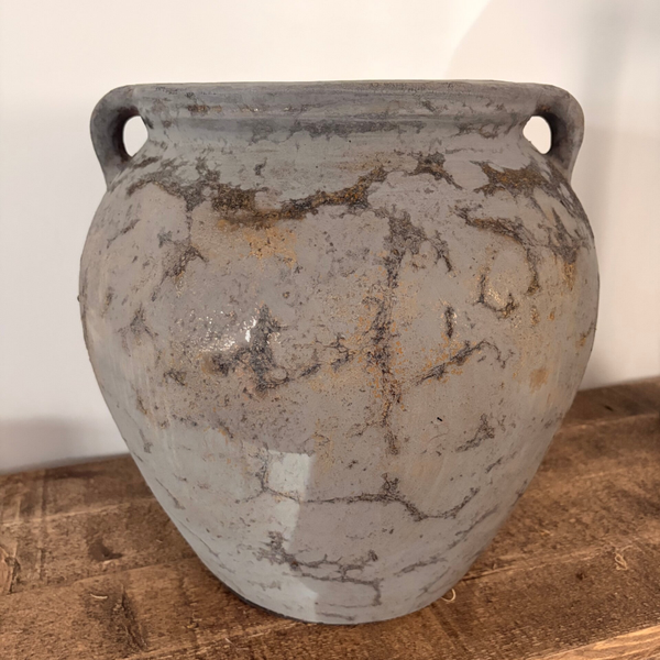 Grote grijze pot met oortjes