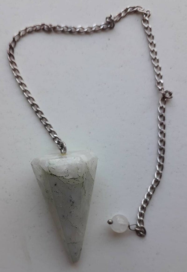 Pendel in facet geslepen met spitse punt - Groene Maansteen.