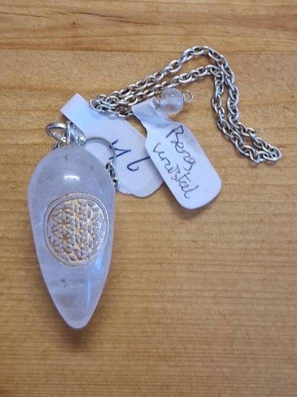 Pendel 46 - Bergkristal met Bloem des Levens.