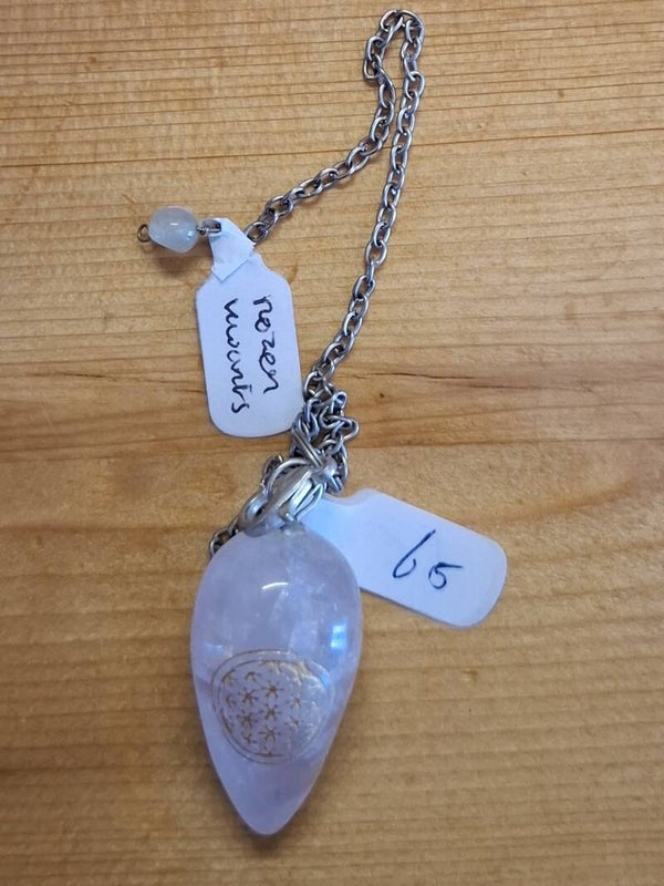 Pendel 65 - Rozenkwarts met Bloem des Levens.