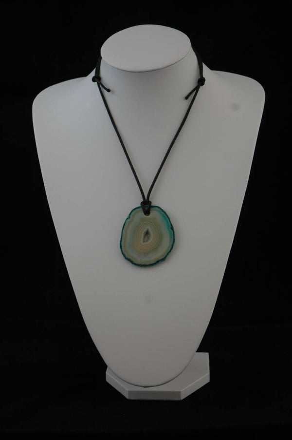 Groene Agaatschijf aan waskoord. 2