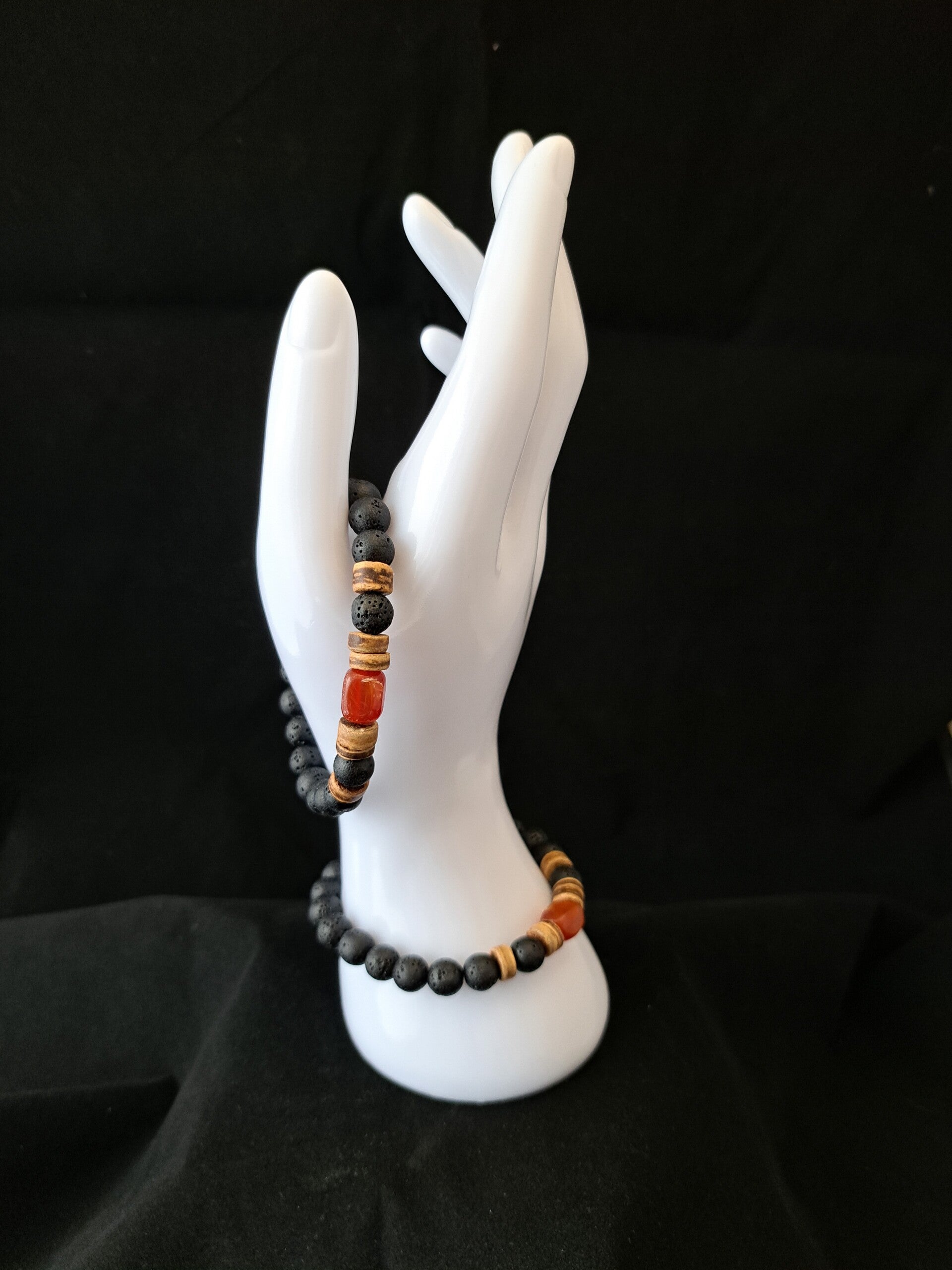 Armband - Zwarte natuursteen met Carneool.