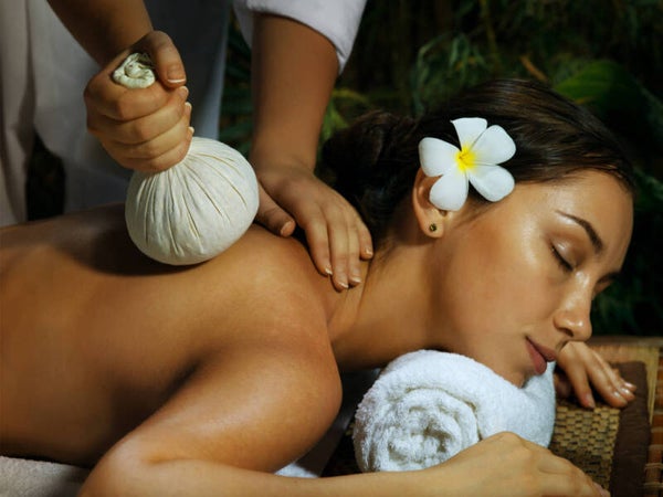 Thaise kruidenstempel massage. - 120 minuten
