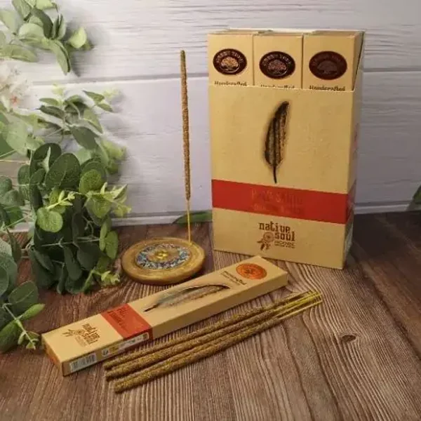 Smudge Incense Native Soul Palo Santo & Dragon's Blood.