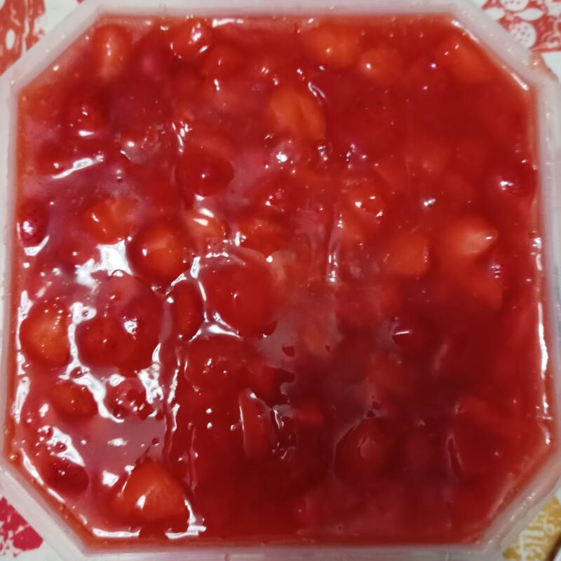 Scopri come realizzare la chessecake alle fragole, golosa e raffinata fatta in casa. Perfetto per una merenda o come dolce dopo i pasti.