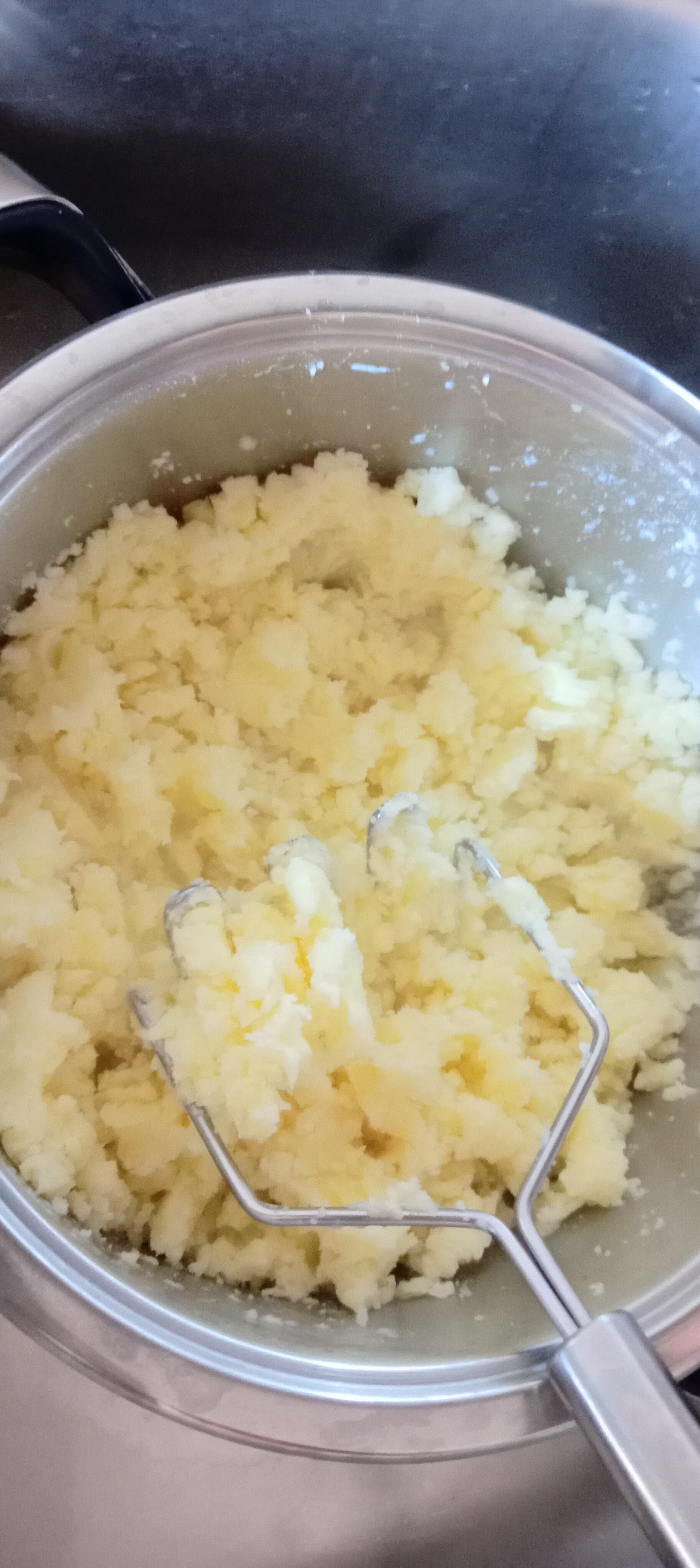 Patate schiacciate.