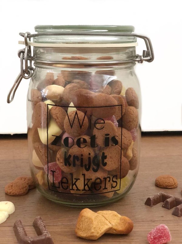 Sinterklaas sticker "wie zoet is krijgt lekkers"