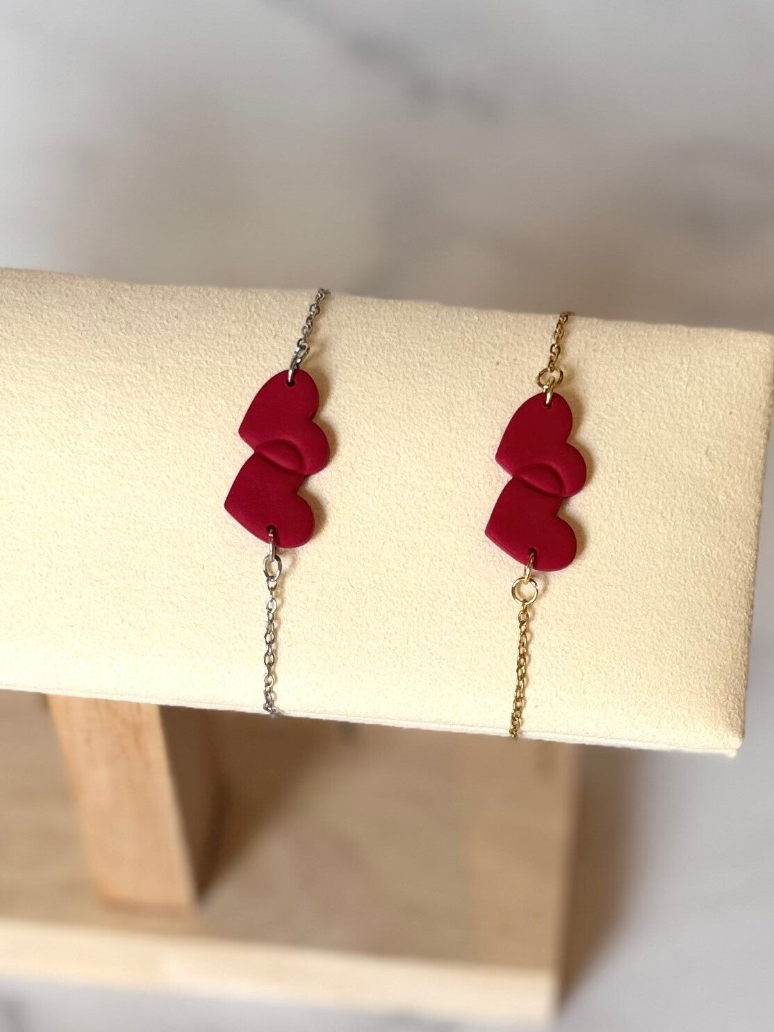 Armbandje hartjes rood