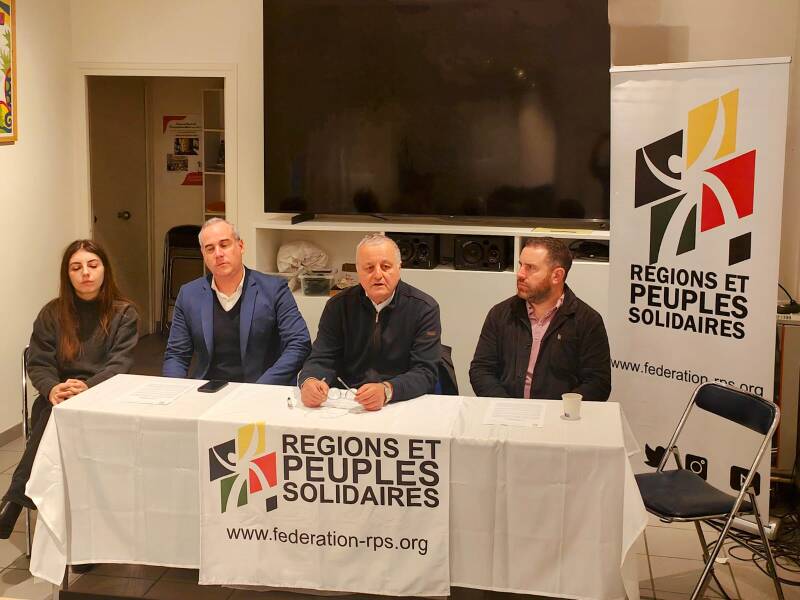 Sur la photo de gauche à droite: Pauline Boutet Santelli, membre du Bureau Fédéral de R&PS, Mateu Pons-Serradeil, avocat des communes catalanes, François Alfonsi, président de R&PS, Peio Dufau, député R&PS - EH Bai