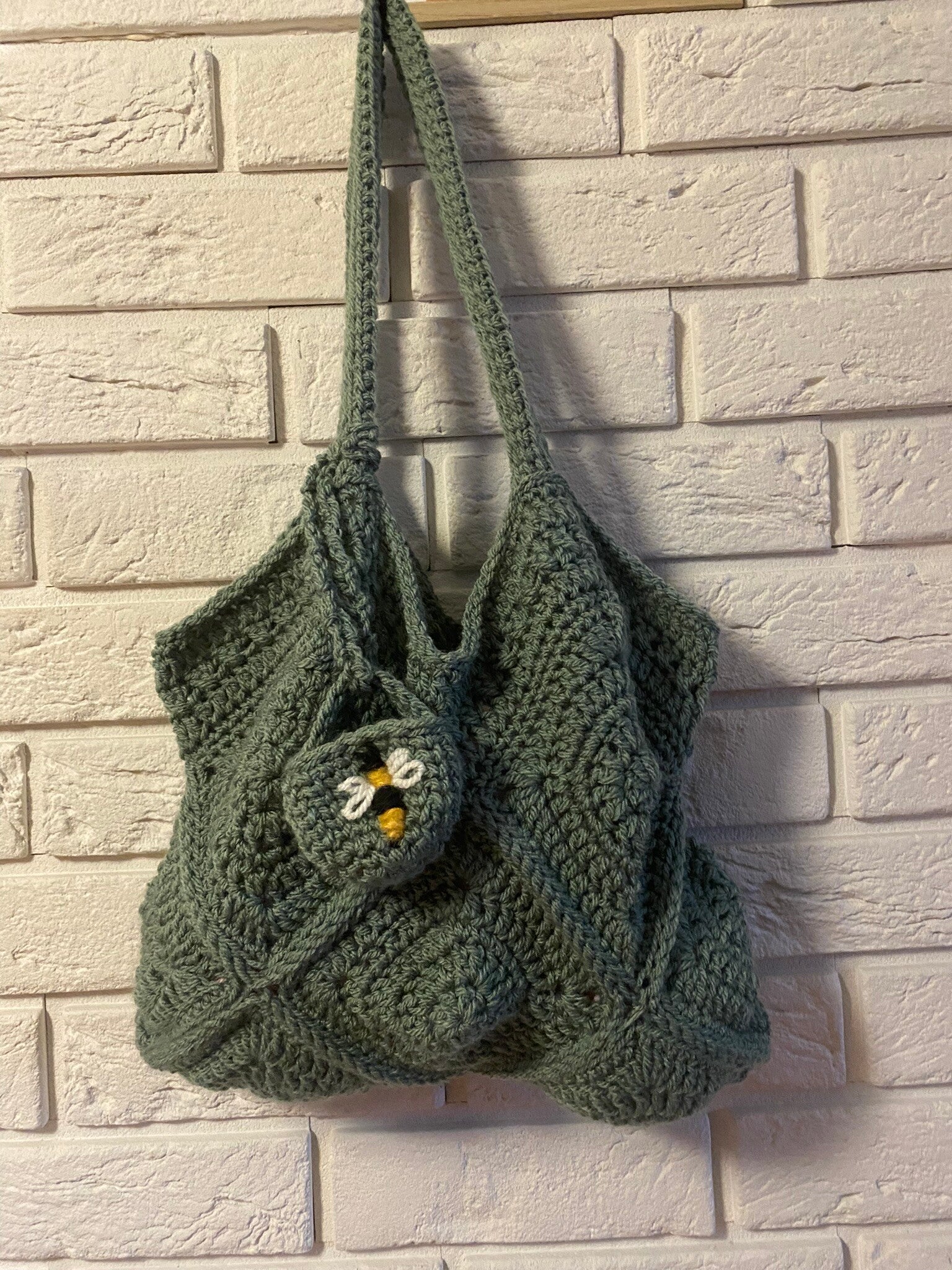 Everyday No. 19 – Handmade Crochet Slouchy Shoulder Bag with Bee Pouch