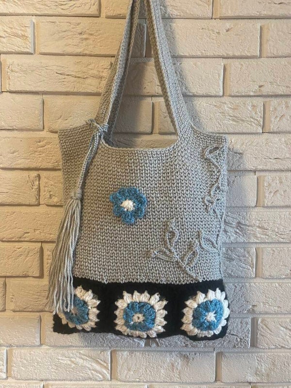 Patchwork No. 25 — Crochet Floral Patchwork Tote